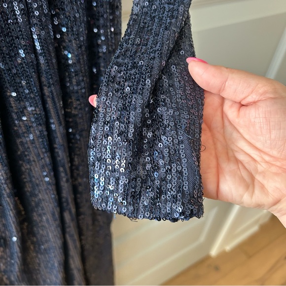 NWT Mac Duggal Ieena Long Sleeve Sequin Gown Midnight Blue 26490 - Picture 6 of 8